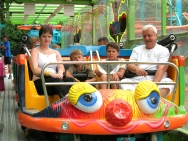 (2006-07) Timothy et son parrain aux cascades de Coo